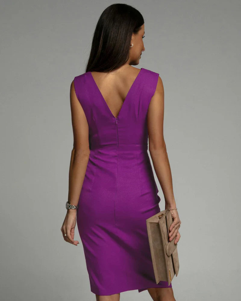 Fresia | Fitted Dress with V-Neckline and Slit™