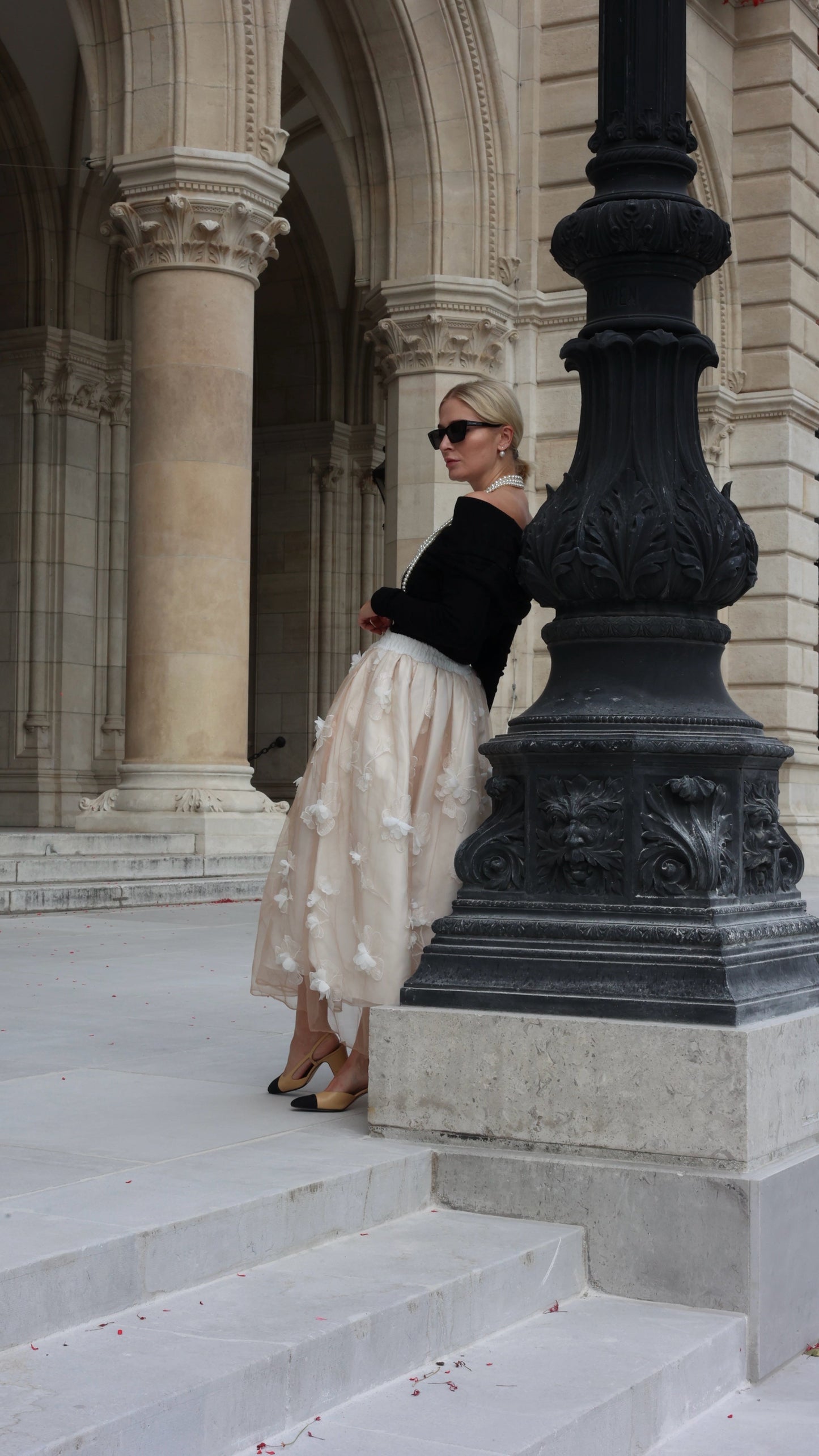 Chloe – White Midi Skirt